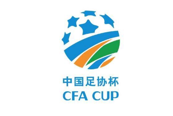 第9分钟，沃克右路再次斜向传中，被挡出后迪亚斯直接远射，差得不多。